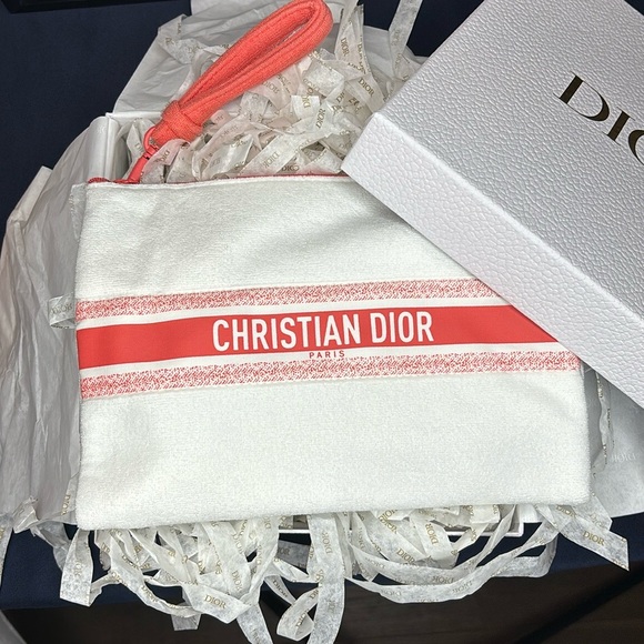 DIOR | ✨NEW✨ Summer 2024 Terry Cloth Wristlet in White and Terracotta - Picture 1 of 4